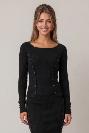 46051T<br/>BUTTON DETAIL RIB KNIT LONG SLEEVE TOP